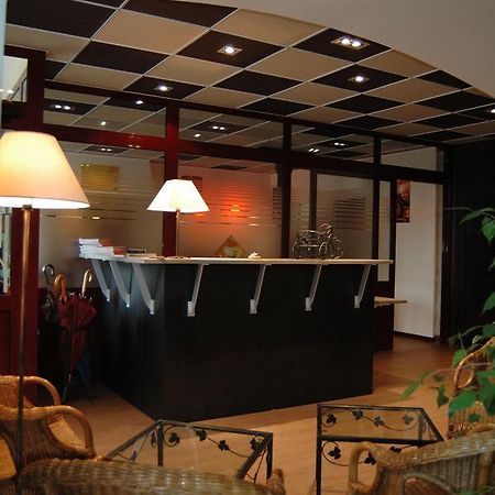 Hotel De Bourgogne La Clayette Экстерьер фото