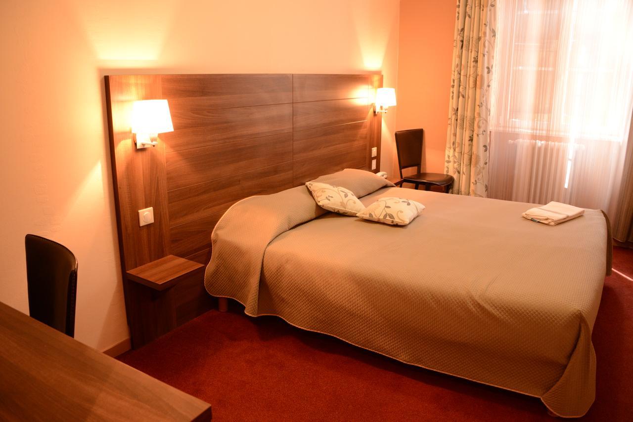 Hotel De Bourgogne La Clayette Экстерьер фото