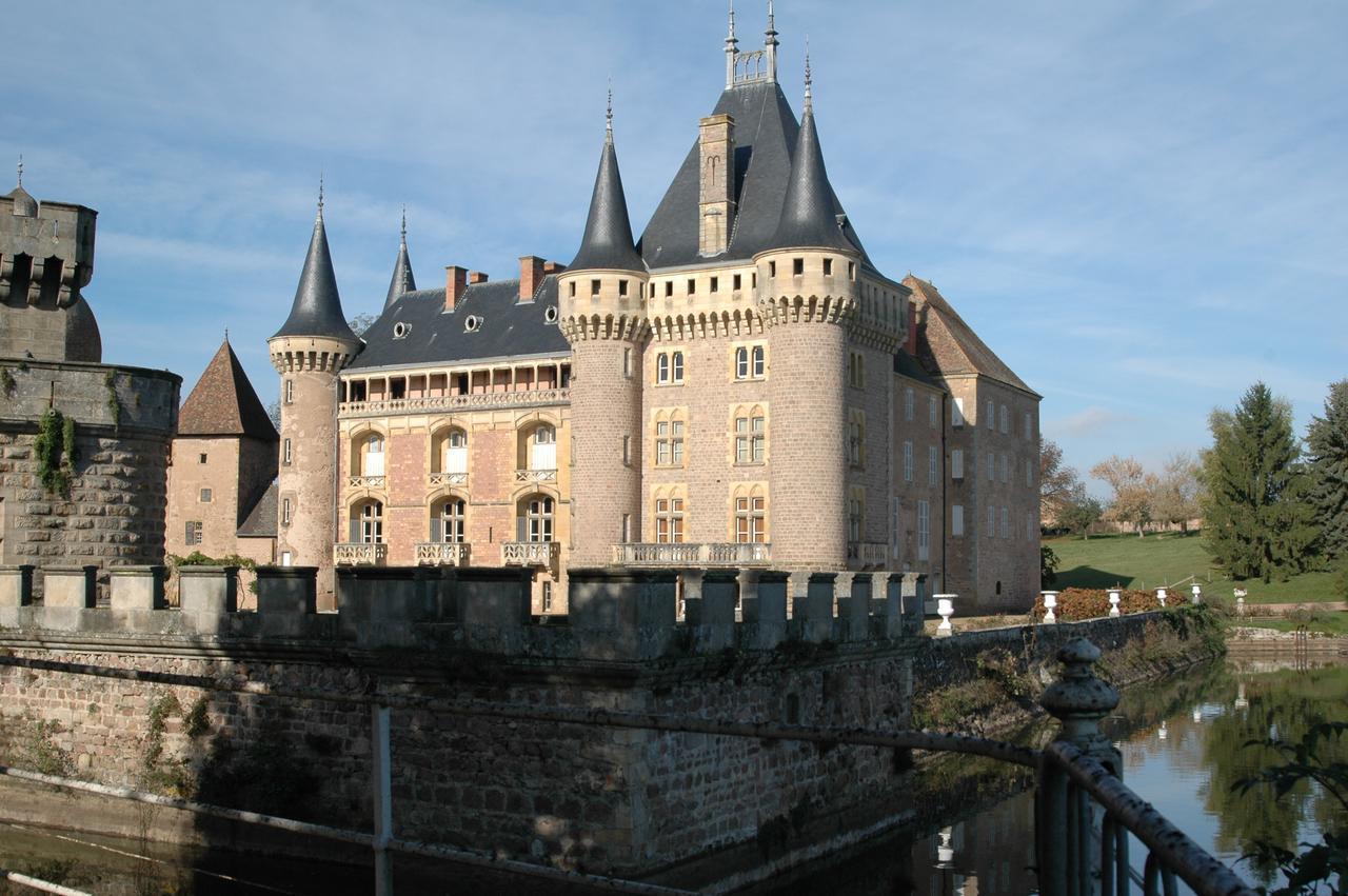 Hotel De Bourgogne La Clayette Экстерьер фото